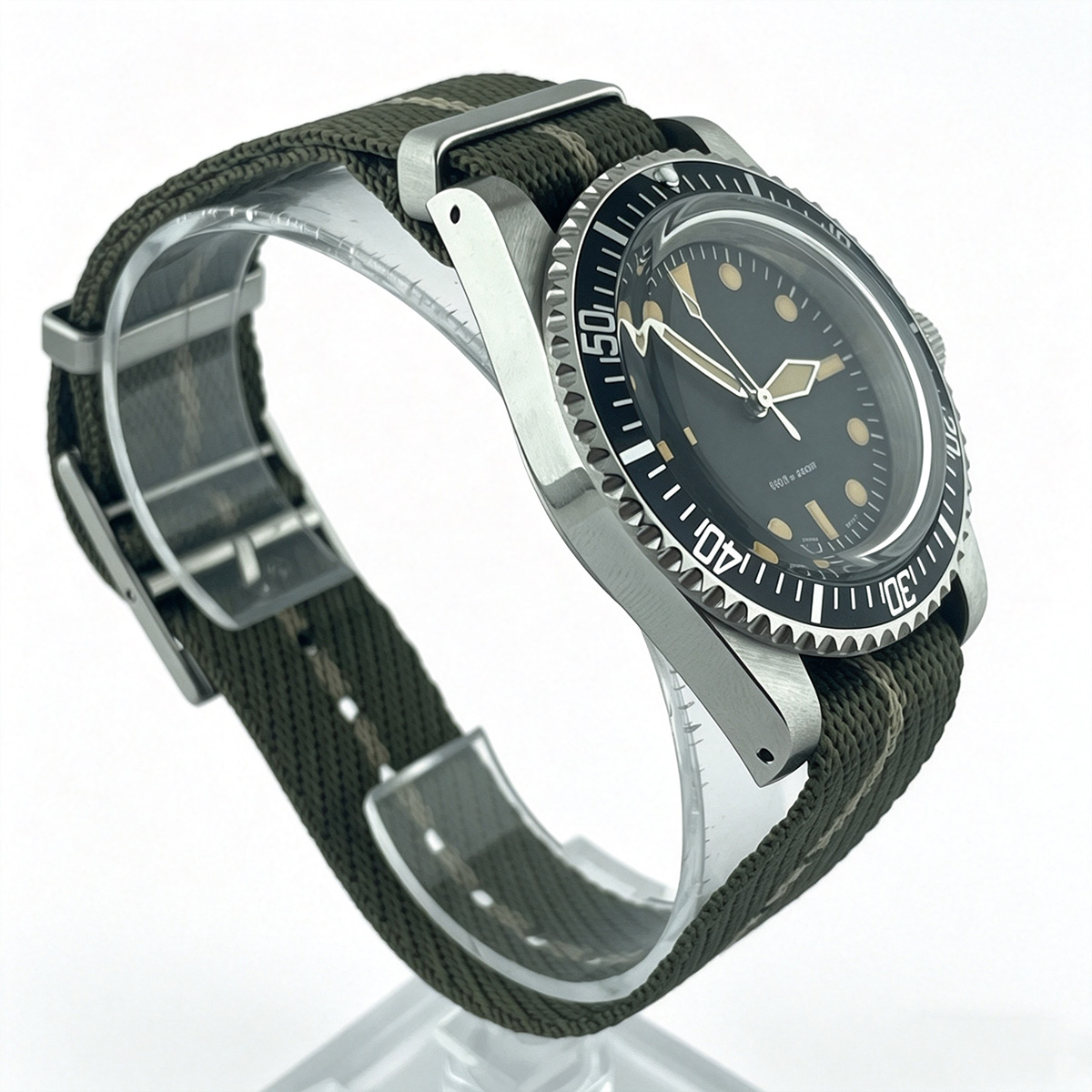 39.5mm Diver Retro Watch No Ca - огляд і ціна Tropic Strap Vintage